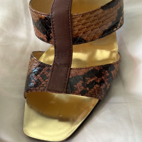 Michael Michael Kors Brown and Leopard size 9M shoes. - Picture 8 of 10